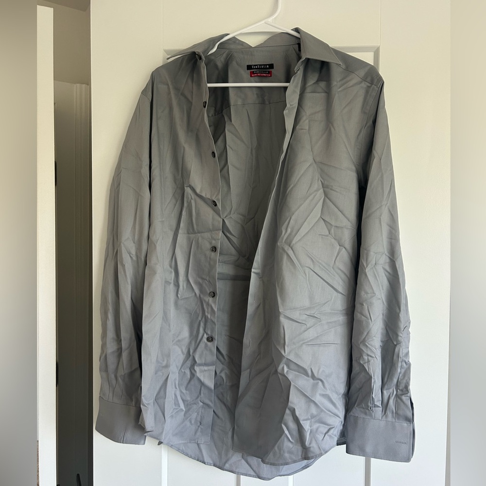 Van Heusen Men's Gray Button-Up Shirt